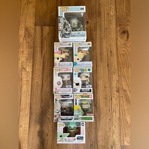 Lot of 8 funko pops